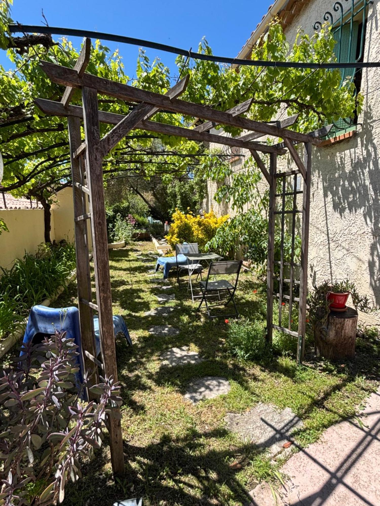 Evasion En Provence Bas De Villa Avec Jardin & Vignes, Soleil & Fraicheur Les Pennes-Mirabeau Exterior foto